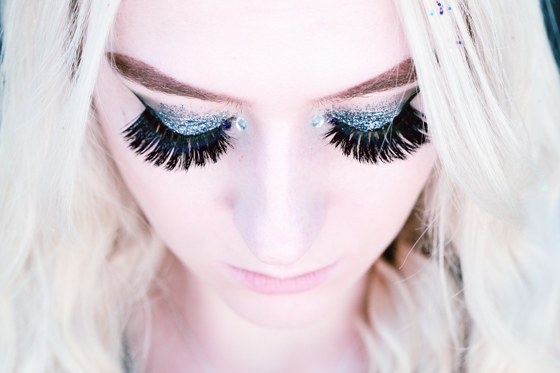 Magnetic Lashes Vs. Fake Lashes: Which One Is Made For You?